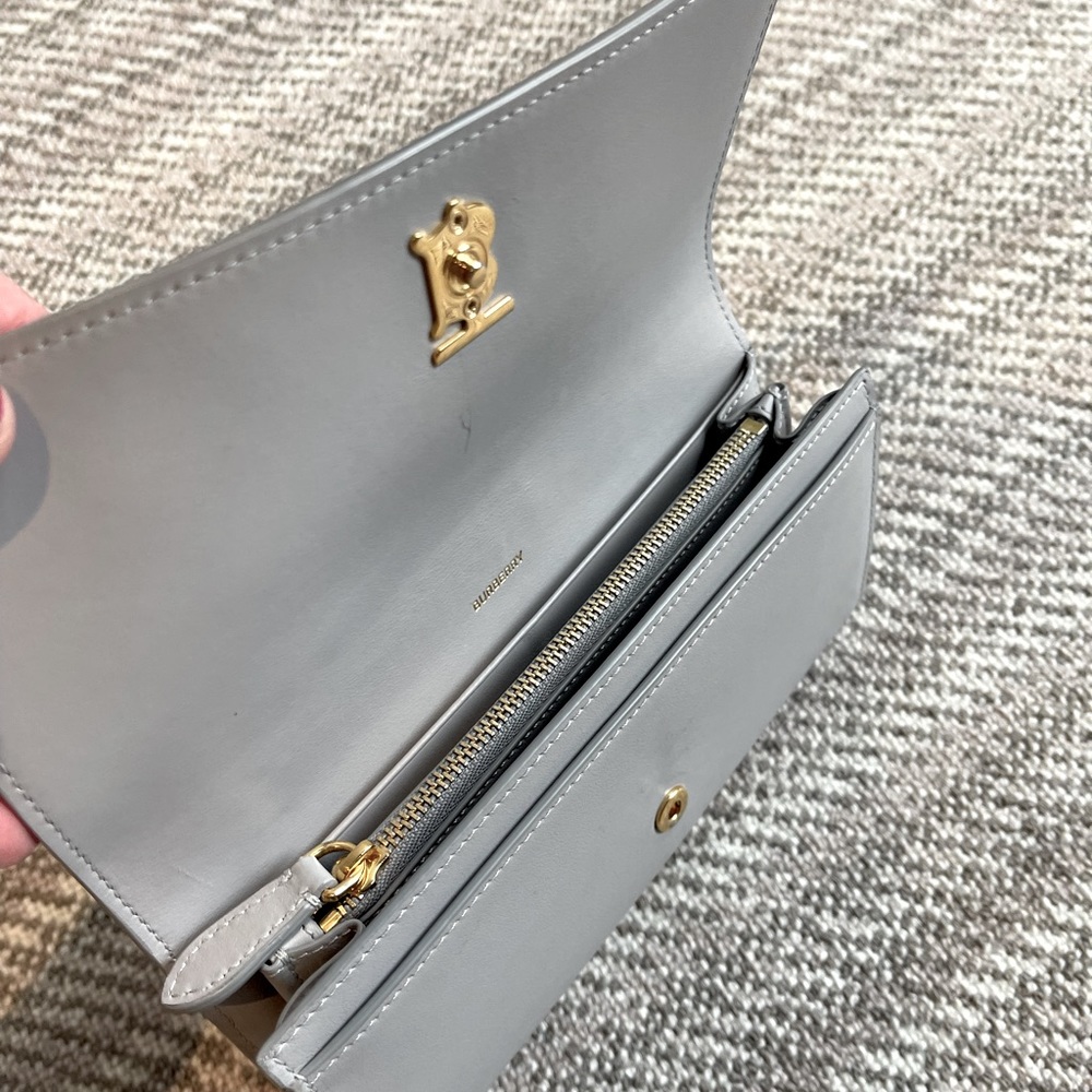 Burberry Light Gray Leather Continental Wallet with Gold Logo - Picture 3 of 4